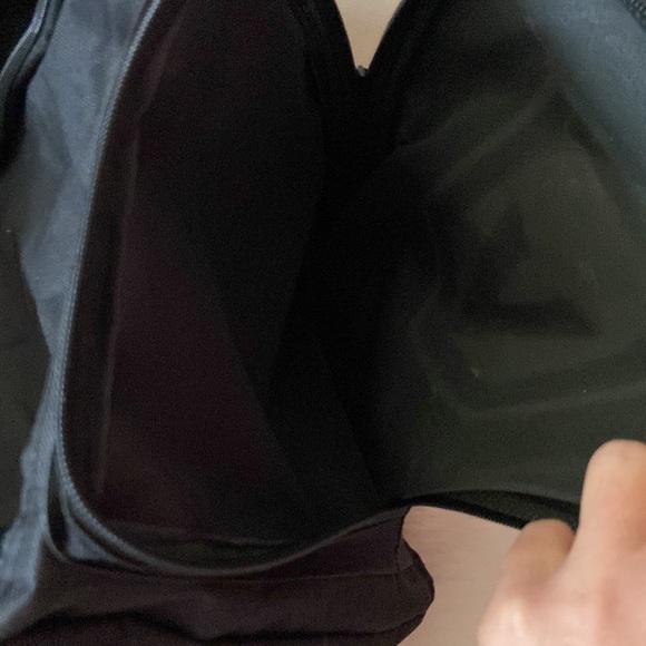 Huge over night duffel bag - Picture 5 of 7